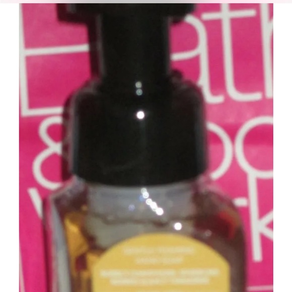 NWT Bath & Body Works 'Champagne Toast' Gentle Hand Soap 8.75 oz - Picture 3 of 4